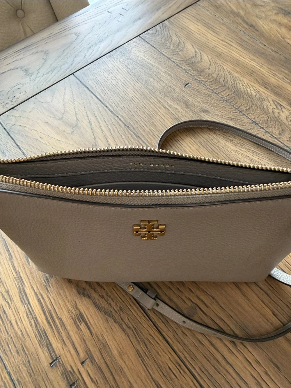 Tory Burch compact pebbled